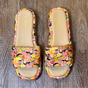 Bamboo Floral Embroidered Slide Sandals Size 7.5 — Summer Ready! NWOT
